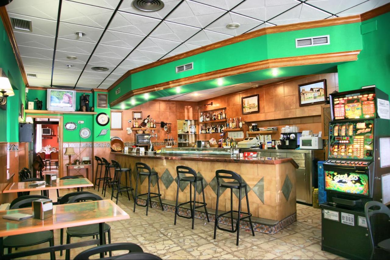 Hostal Restaurante Milan II San Clemente  Buitenkant foto