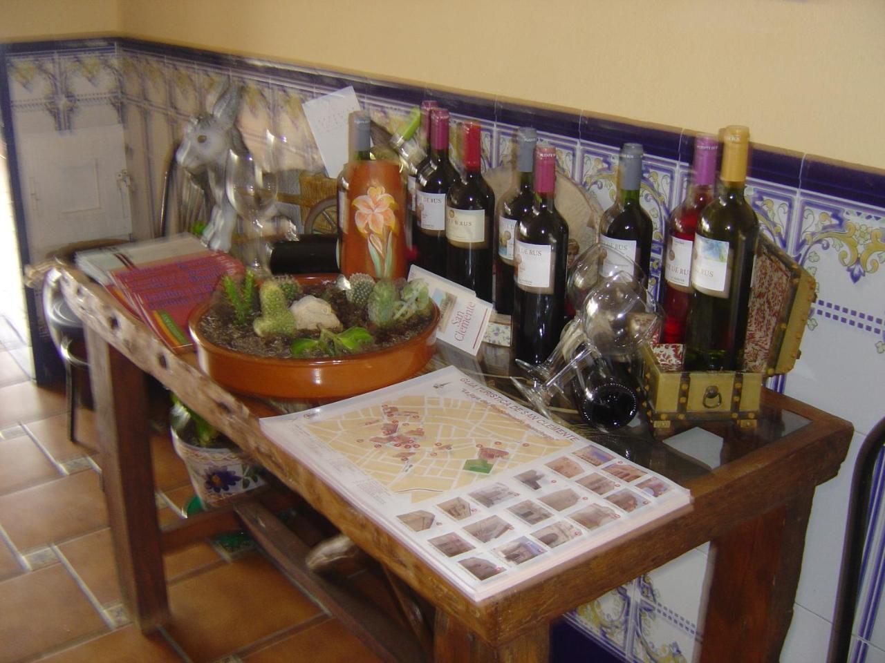 Hostal Restaurante Milan II San Clemente  Buitenkant foto